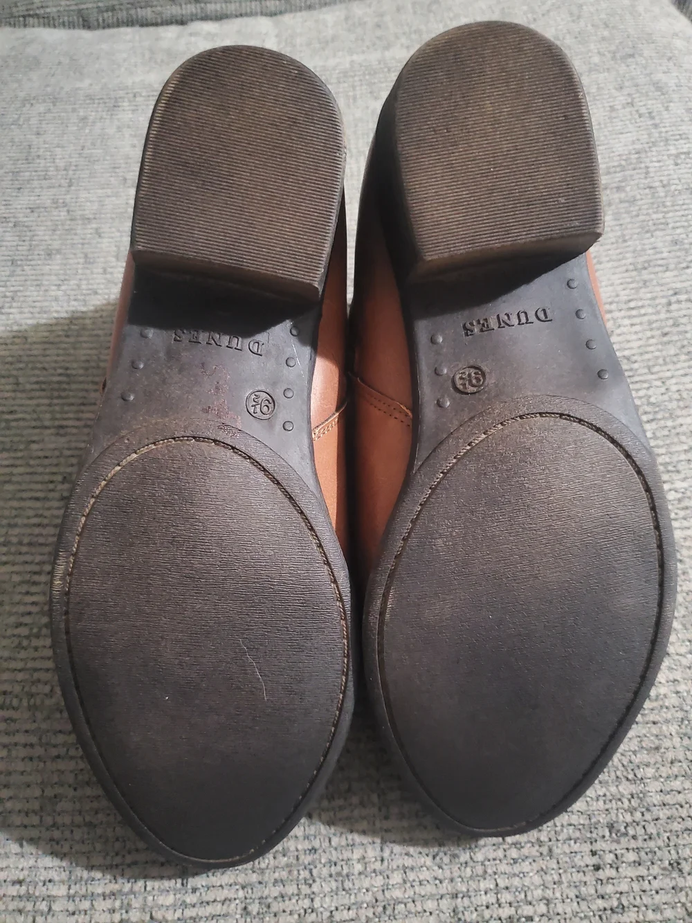 Classic Tan/ Brown Women's Ankle Booties with Side Zip, Size 9 1/2